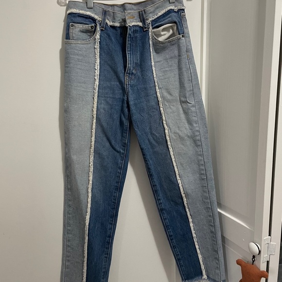 CARMAR jeans, barely worn size 26 but fit like 25 - Picture 3 of 4